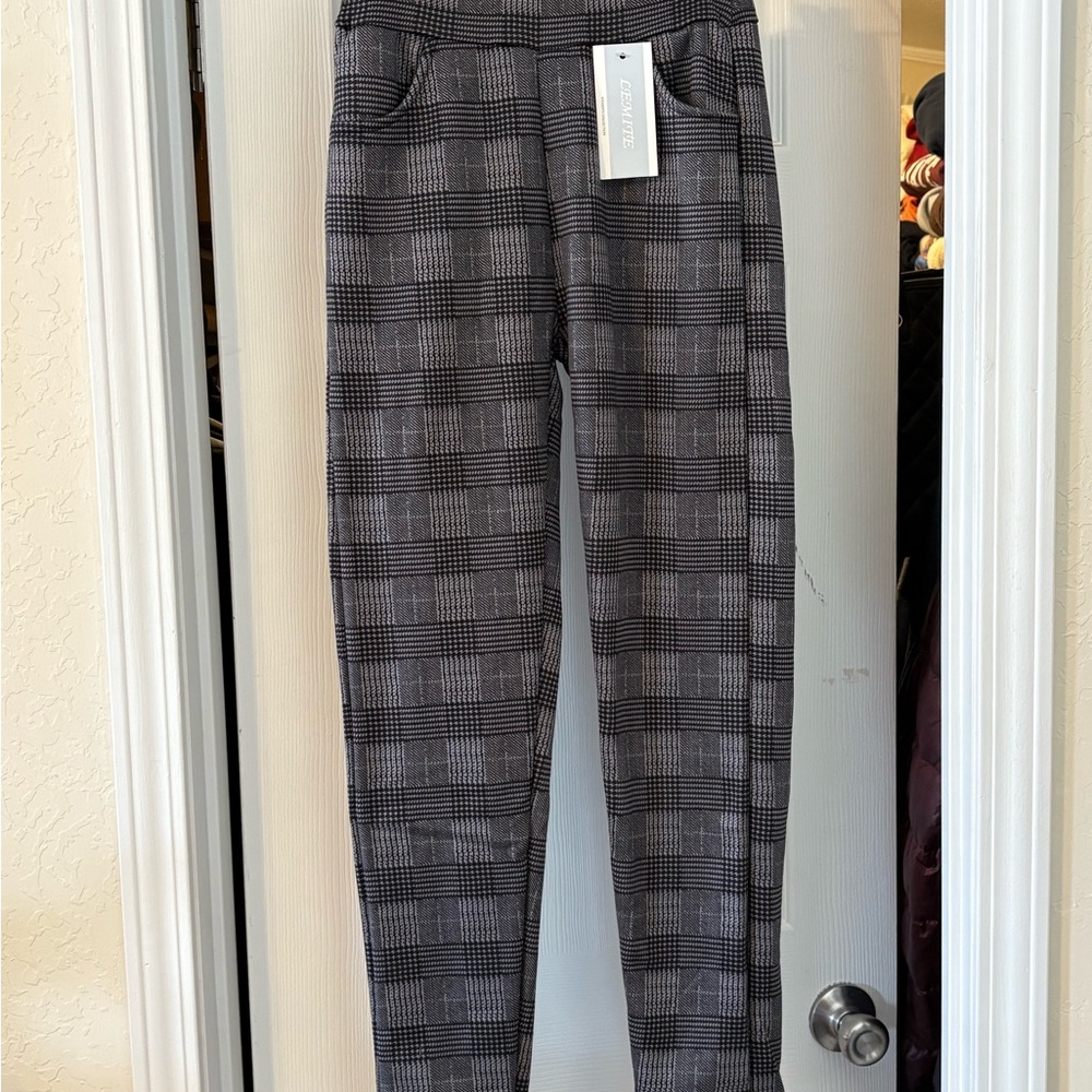 Women’s Gray Capri Plaid Pants